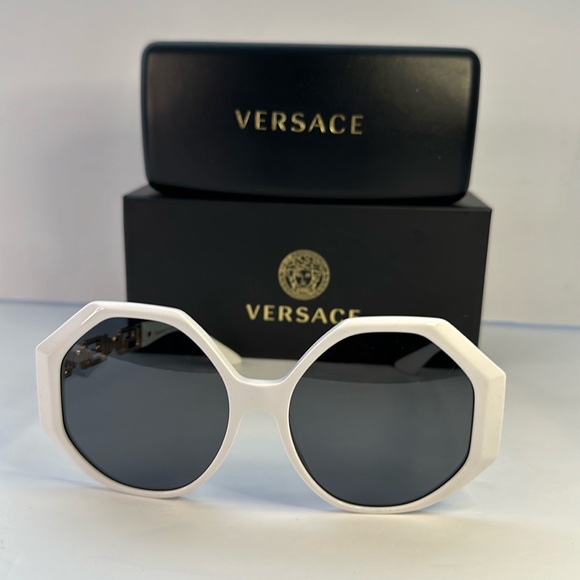 New Authentic Versace VE 4395 (314/87) sunglasses - Picture 4 of 13
